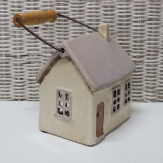 Keramický domeček svícen závěsný