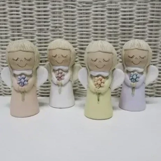 Soška anděla menší