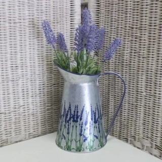 Dekorace s levandulí